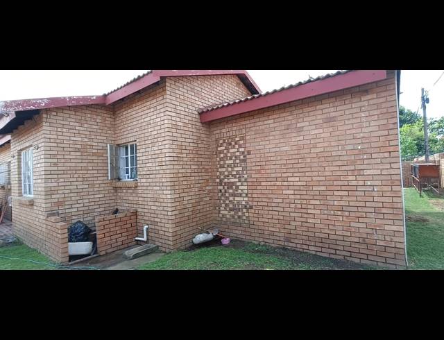 3 BEDROOM TOWNHOUSE FOR SALE IN REYNO RIDGE
